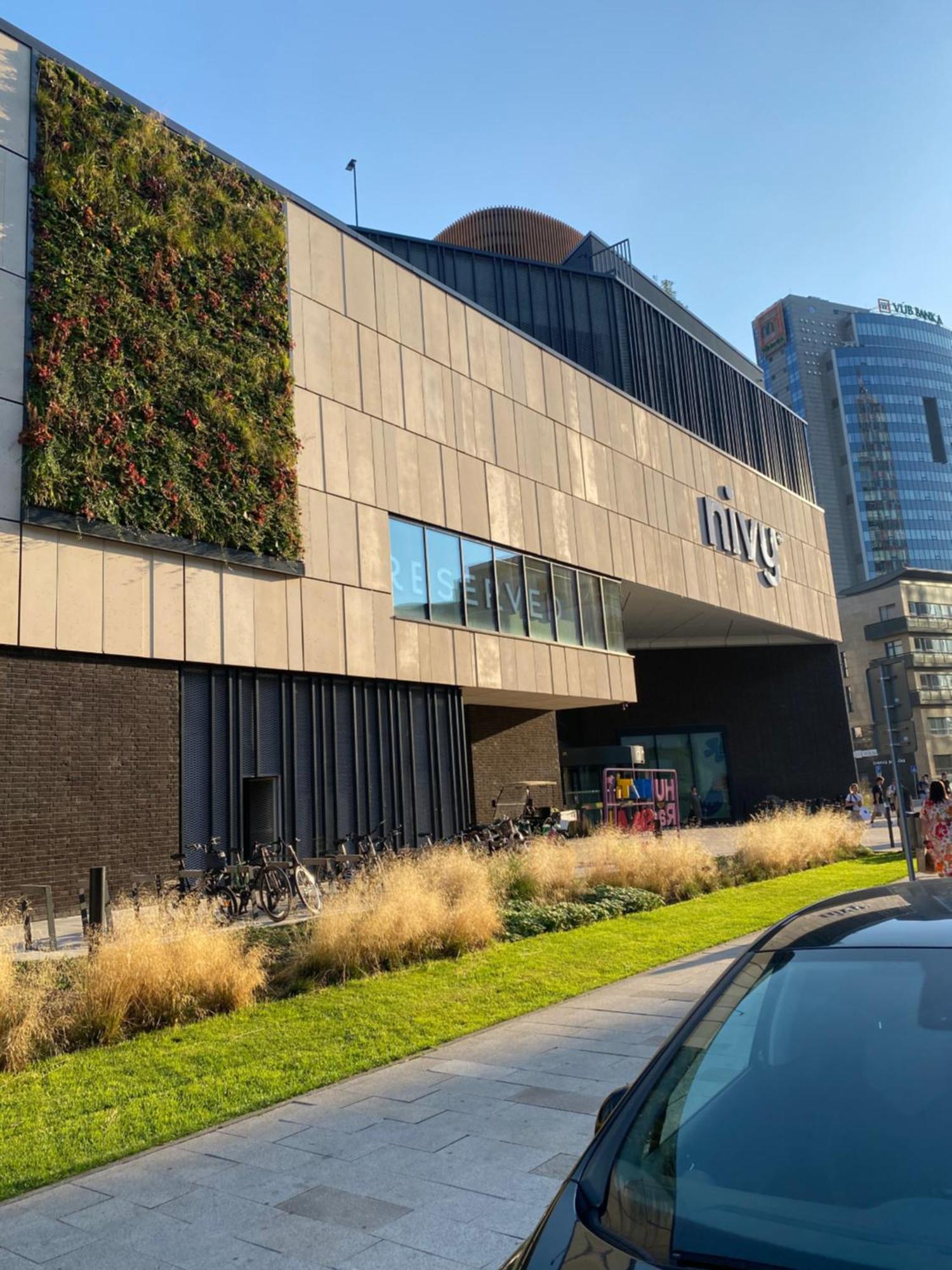 James Dean Apartment - Next To Nivy Bus Station & Mall براتسيلافا المظهر الخارجي الصورة