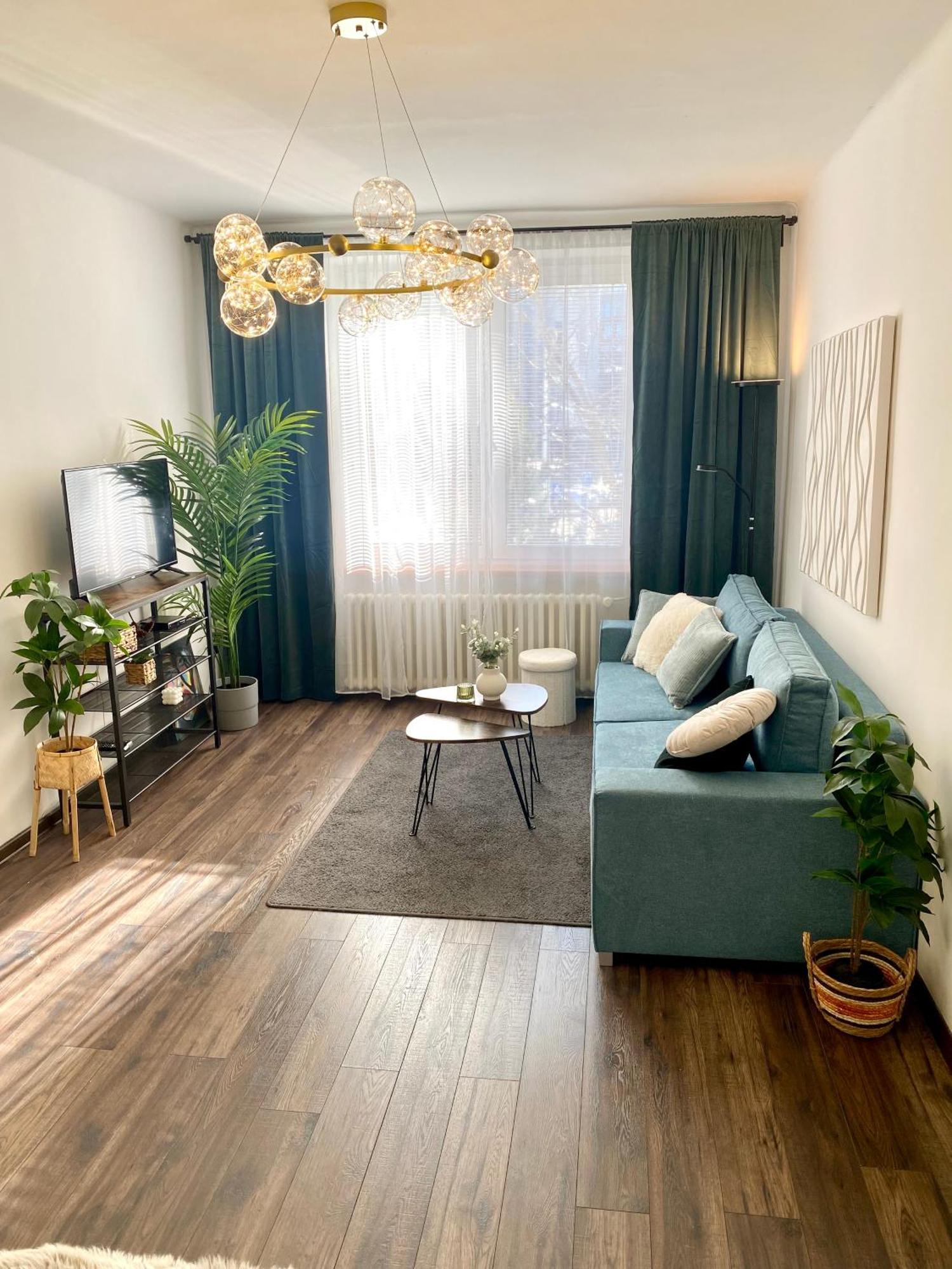 James Dean Apartment - Next To Nivy Bus Station & Mall براتسيلافا المظهر الخارجي الصورة